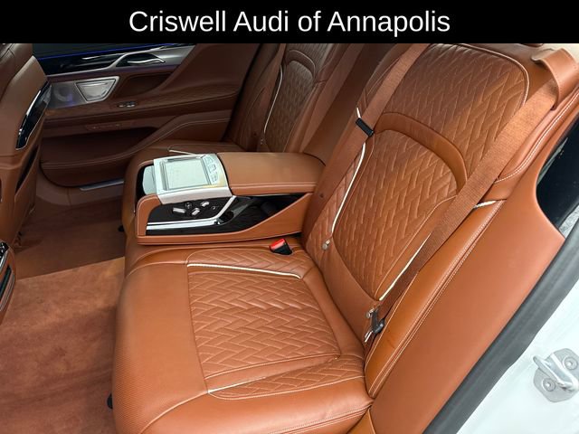 Used 2020 BMW ALPINA B7 xDrive w/ Luxury Rear Seating Package image 18