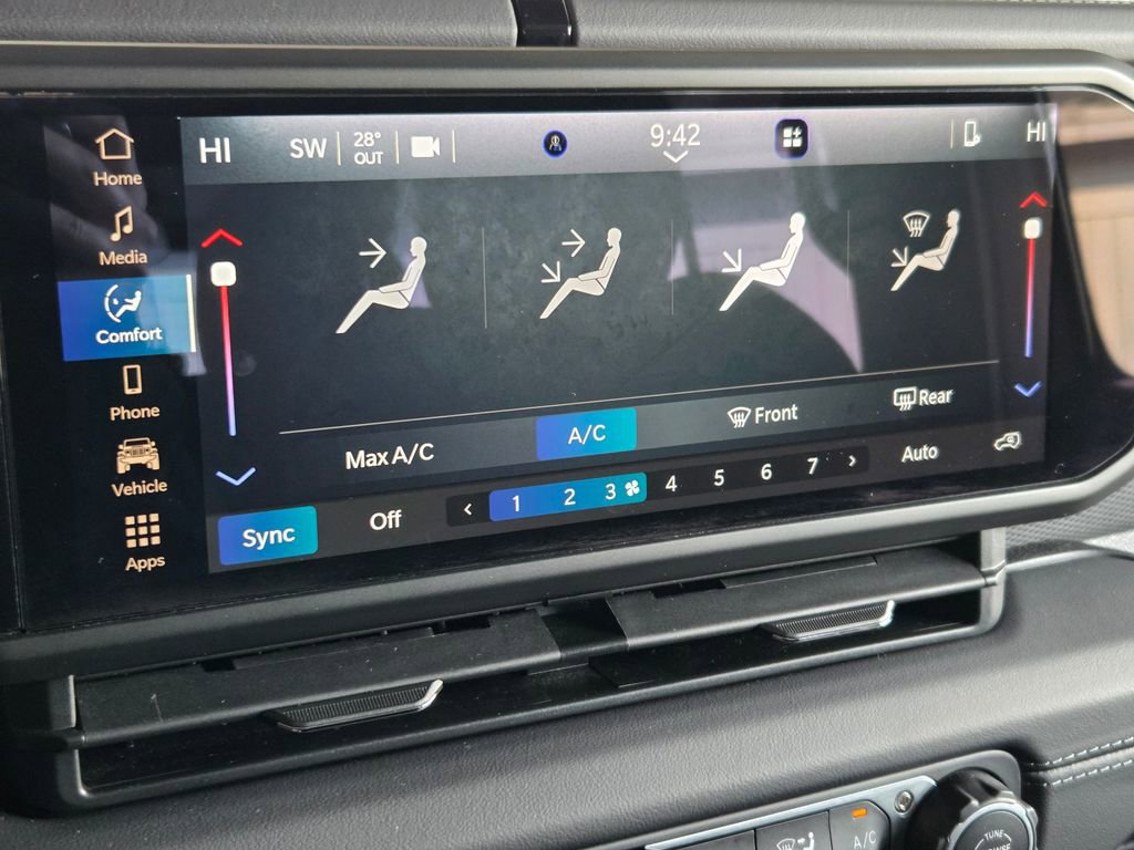 Used 2025 Jeep Wrangler Unlimited Rubicon image 6