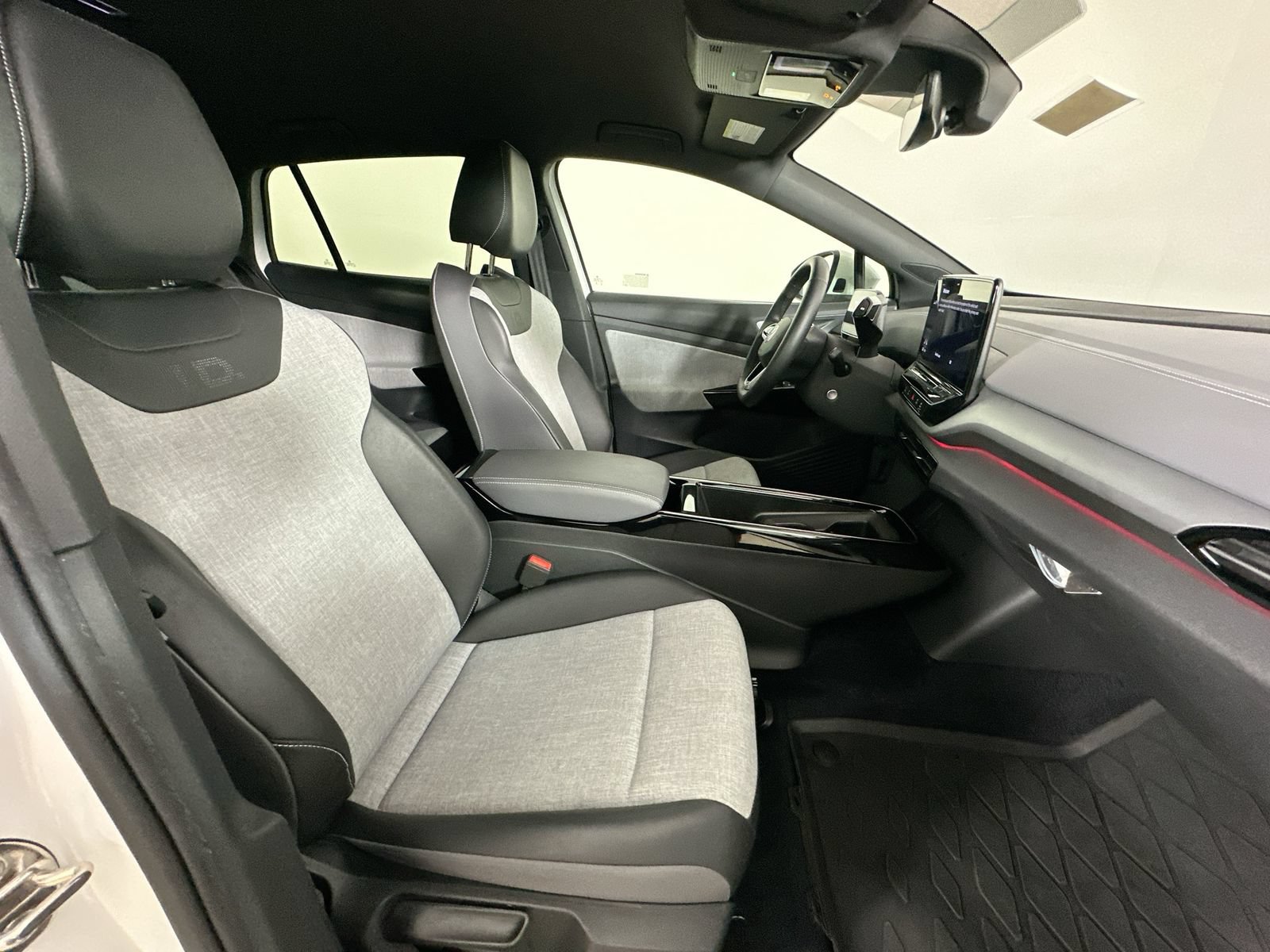 Certified 2023 Volkswagen ID.4 Pro AWD/4WD image 40