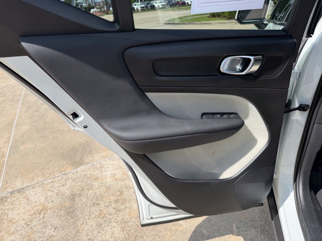 Used 2023 Volvo XC40 B5 Ultimate w/ Climate Package AWD/4WD image 14