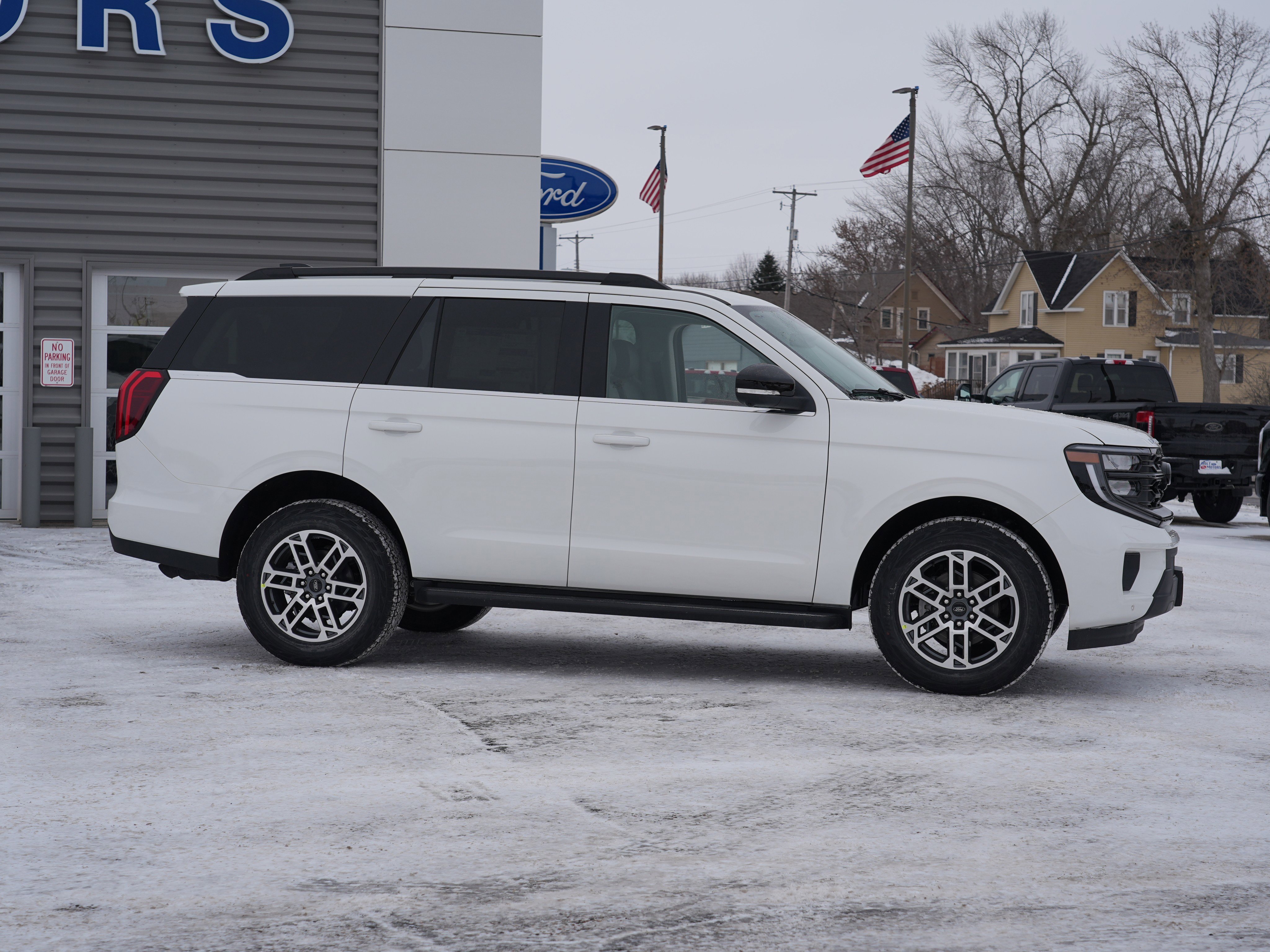 New 2026 Ford Expedition Active AWD/4WD image 2