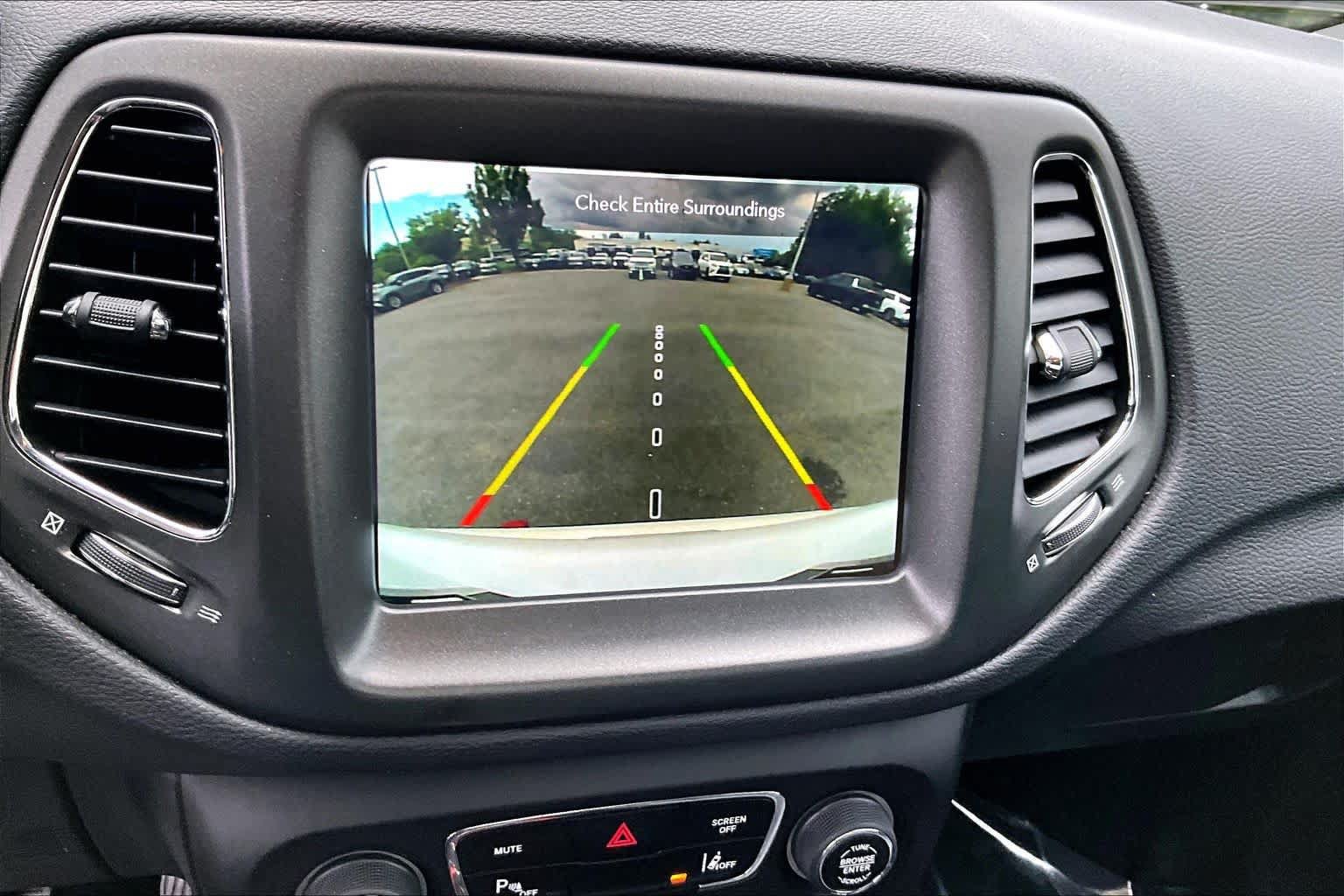 Used 2020 Jeep Compass Trailhawk w/ Leather Interior Group AWD/4WD image 27