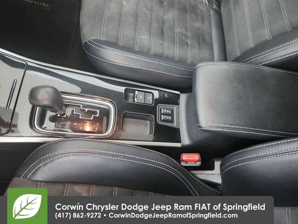Used 2019 Mitsubishi Outlander LE FWD image 29