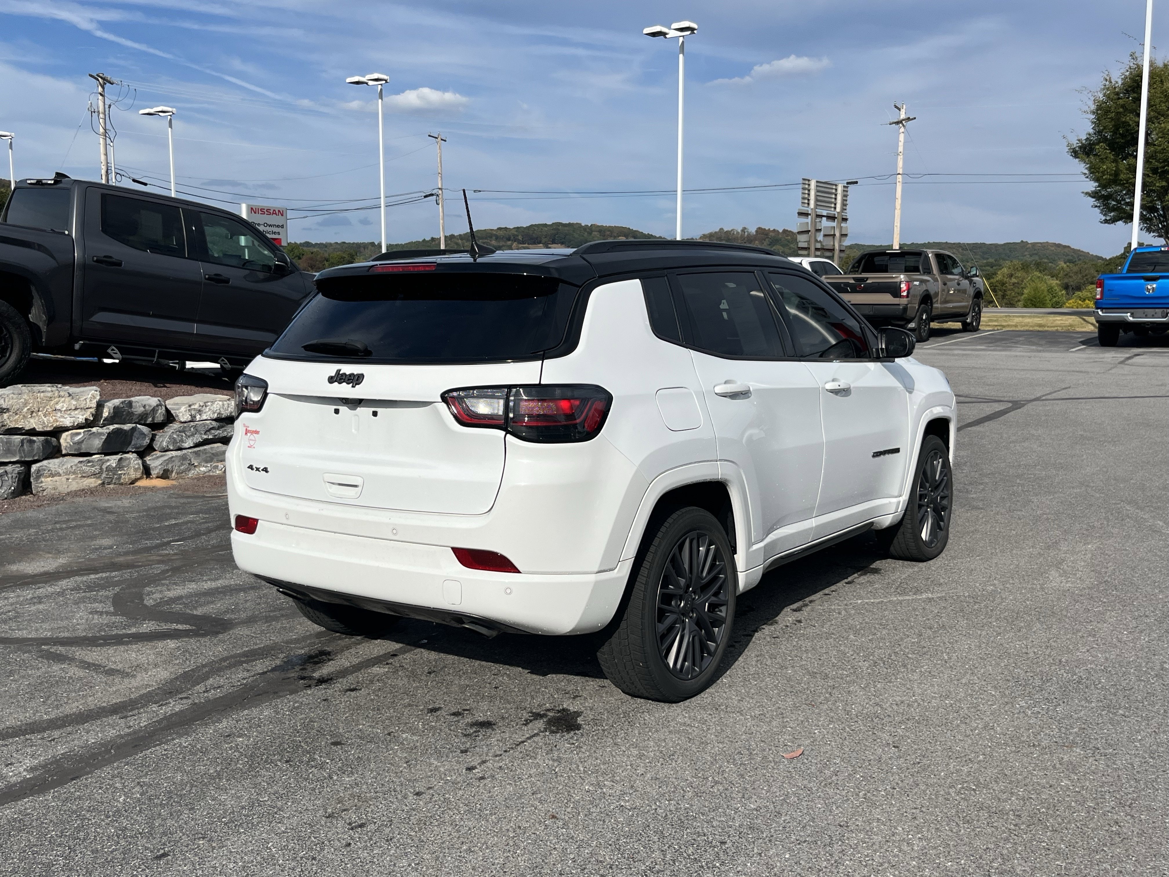 Used 2023 Jeep Compass High Altitude video 3