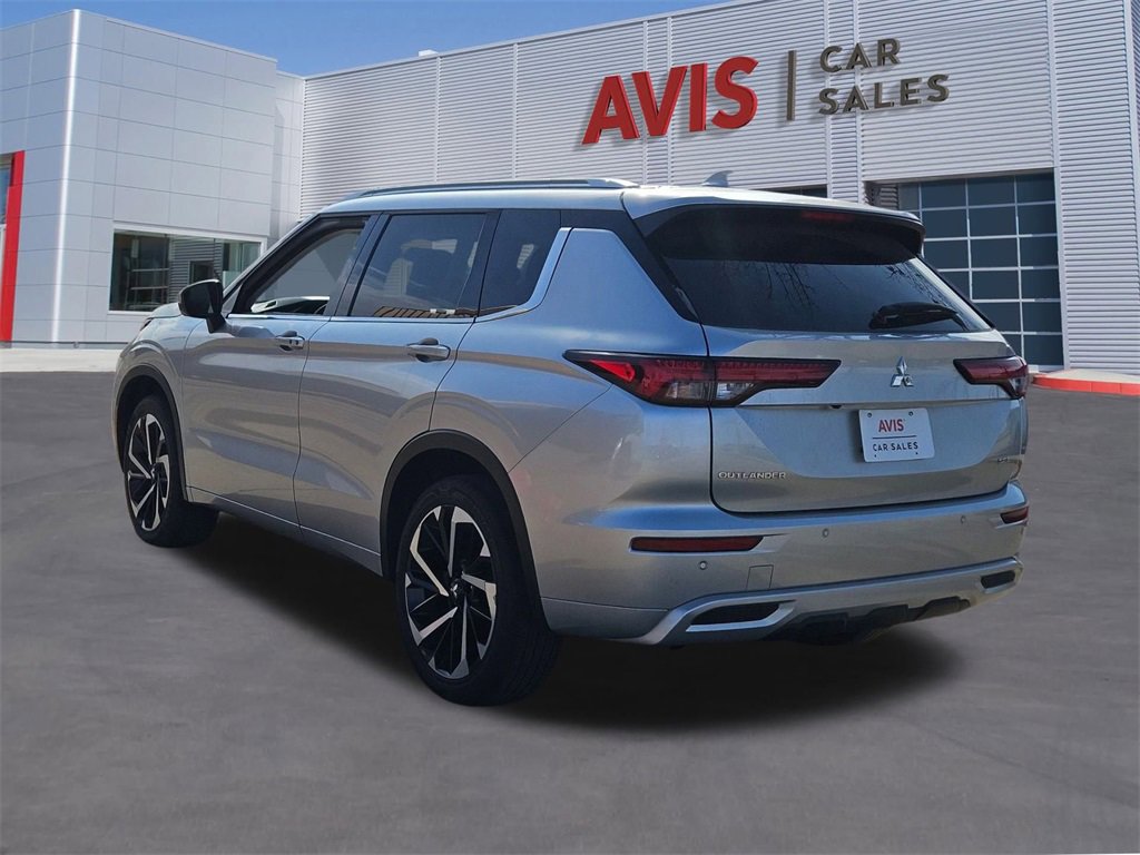 Used 2024 Mitsubishi Outlander SEL image 3