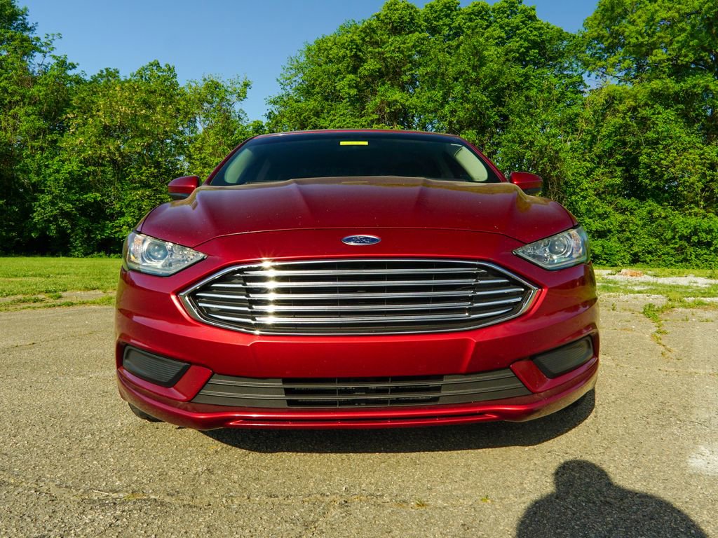 Used 2018 Ford Fusion SE w/ Fusion SE Technology Package FWD image 7