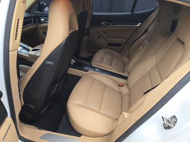 Used 2015 Porsche Panamera RWD image 28