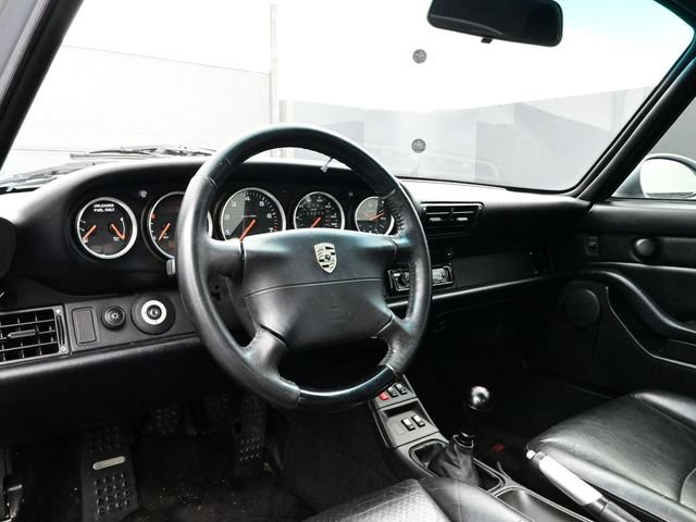 Used 1995 Porsche 911 Carrera RWD image 4