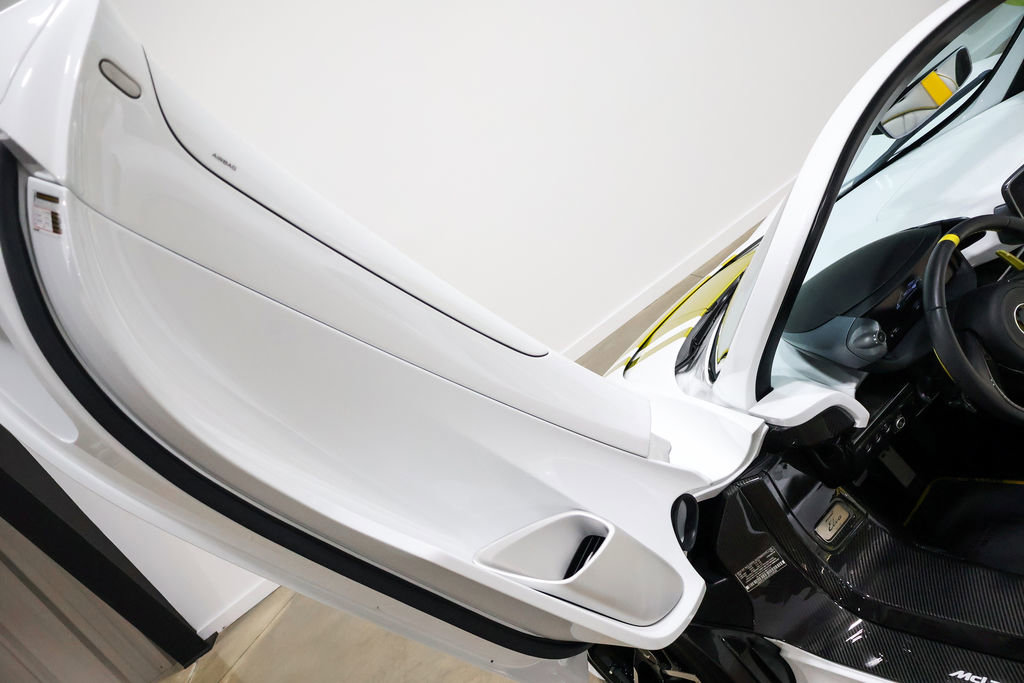 Used 2021 McLaren Elva RWD image 35