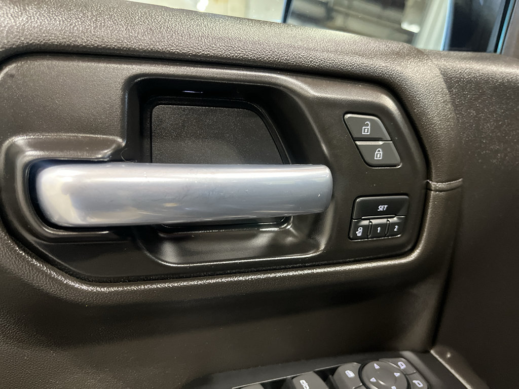 Certified 2022 Chevrolet Silverado 1500 High Country AWD/4WD image 30