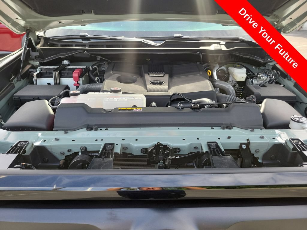 Used 2025 Toyota Tundra Limited AWD/4WD image 34