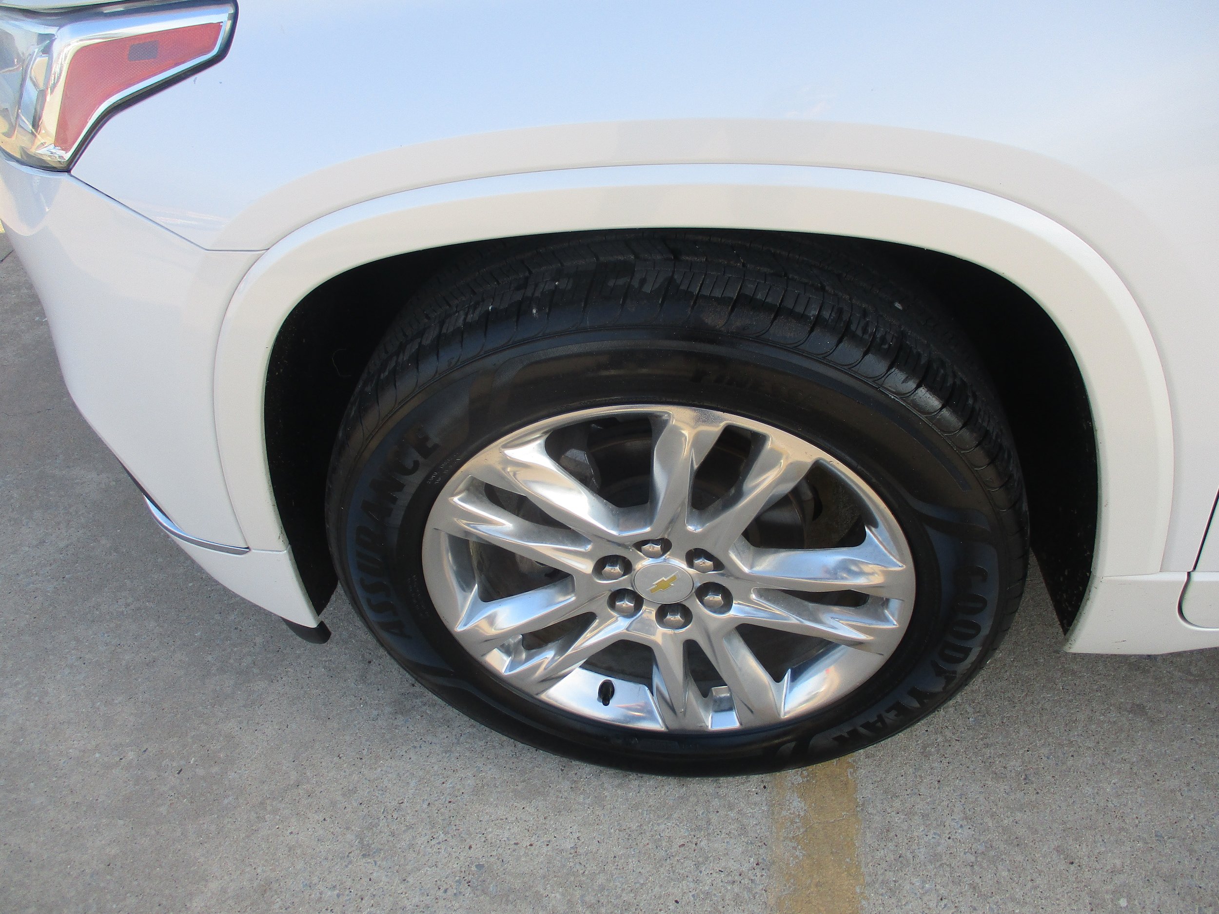 Used 2019 Chevrolet Traverse High Country AWD/4WD image 3