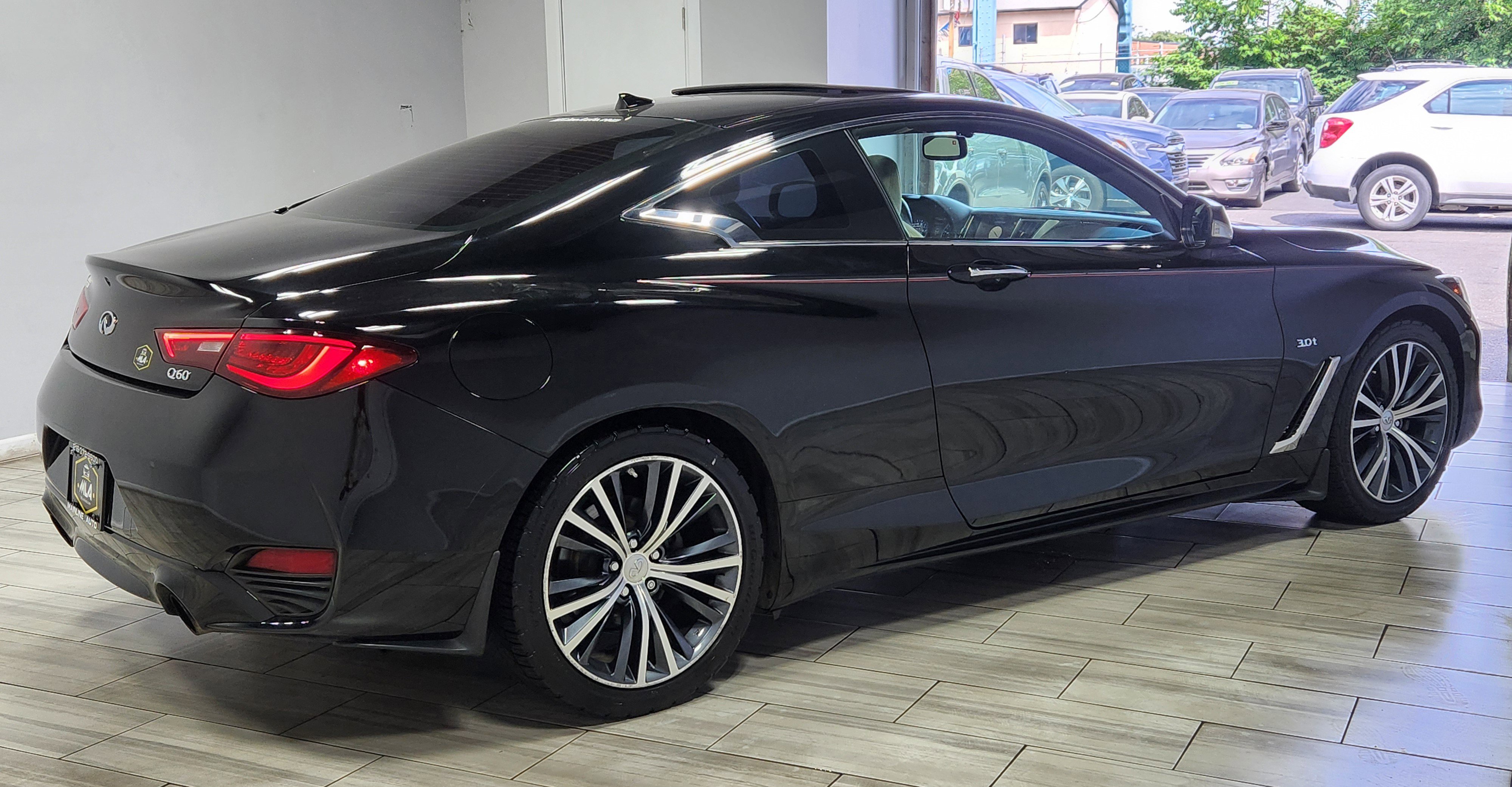 Used 2017 INFINITI Q60 3.0t w/ Cargo Package AWD/4WD image 5