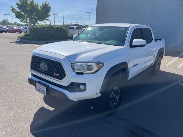 Used 2018 Toyota Tacoma TRD Off-Road w/ Technology Package image 3