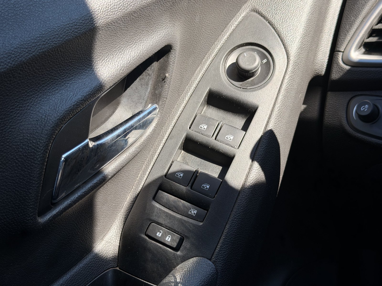 Used 2020 Chevrolet Trax LT FWD image 11