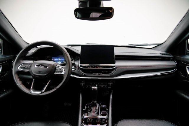 Used 2024 Jeep Compass Trailhawk image 27