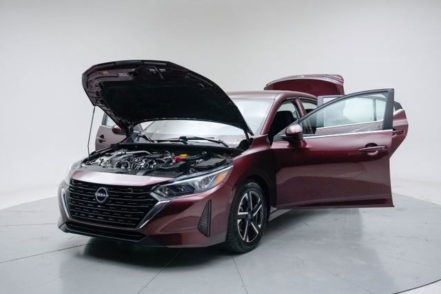 Used 2024 Nissan Sentra SV FWD image 17
