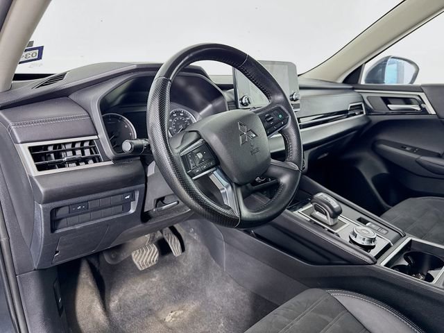 Used 2024 Mitsubishi Outlander SE AWD/4WD image 9
