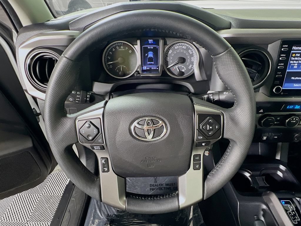 Certified 2022 Toyota Tacoma SR5 AWD/4WD image 10