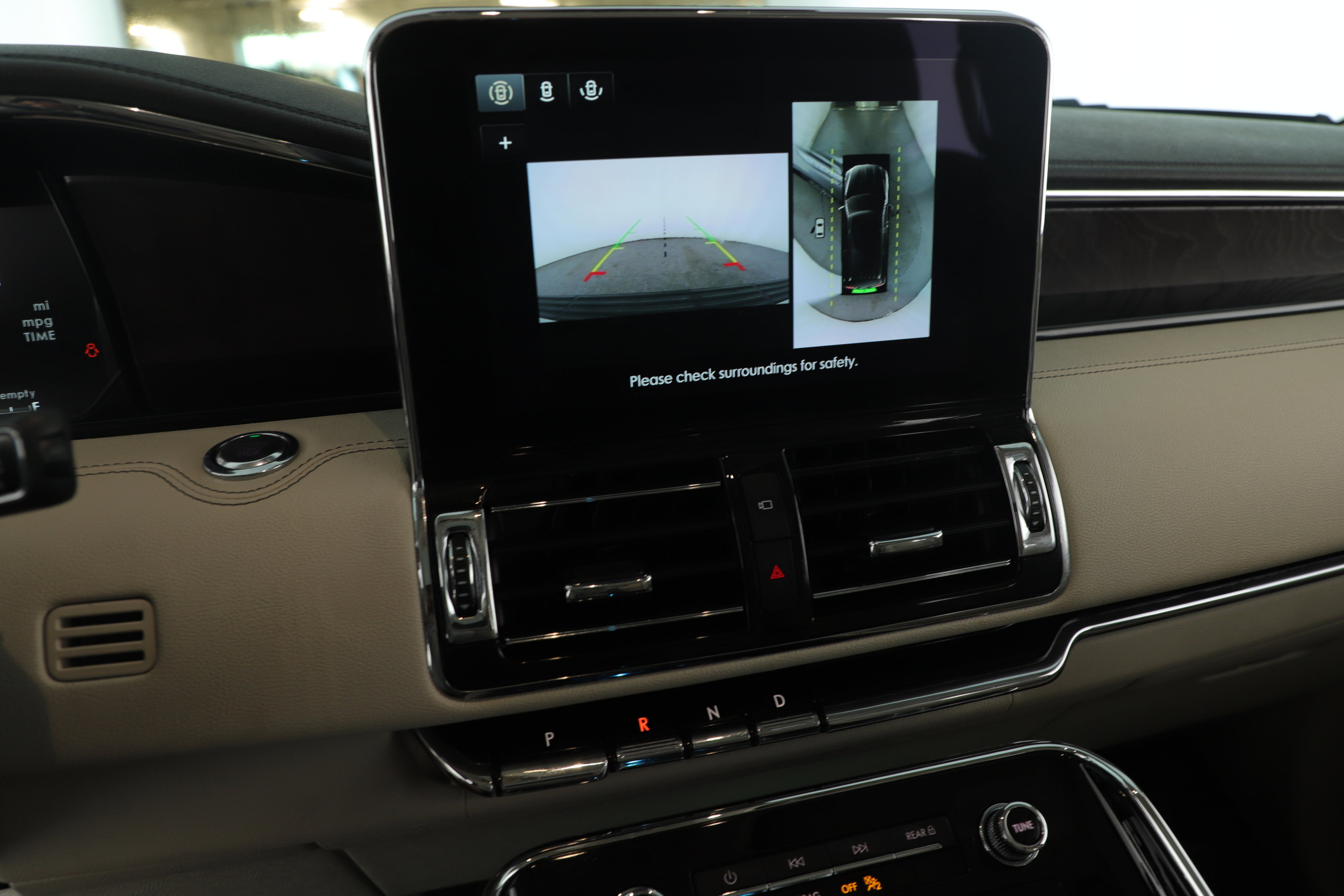 Certified 2021 Lincoln Navigator Reserve w/ Luxury Package image 15