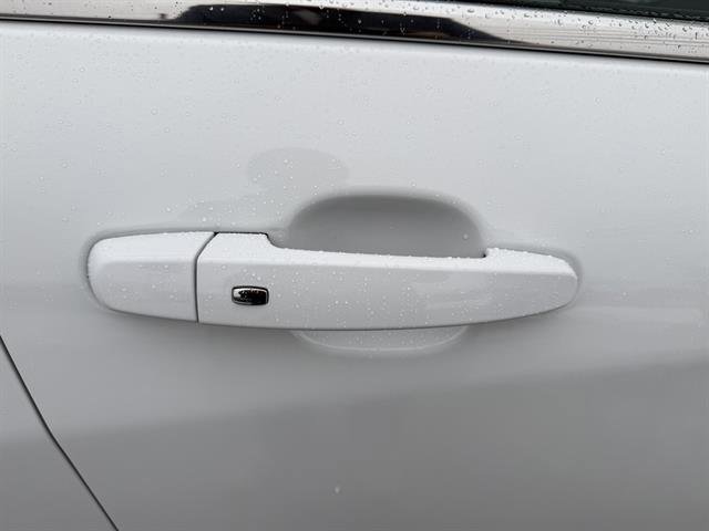 Used 2023 Chevrolet Equinox LT image 11