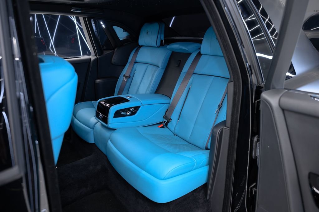 Used 2023 Rolls-Royce Phantom Sedan image 37