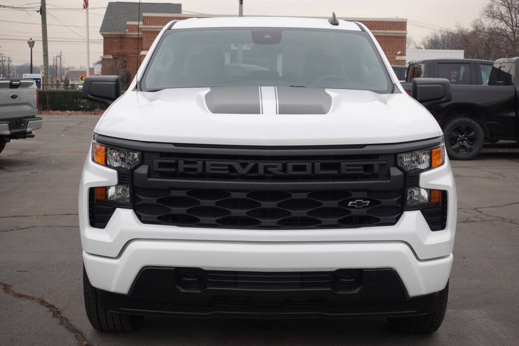 Used 2023 Chevrolet Silverado 1500 Custom w/ Rally Edition AWD/4WD image 6