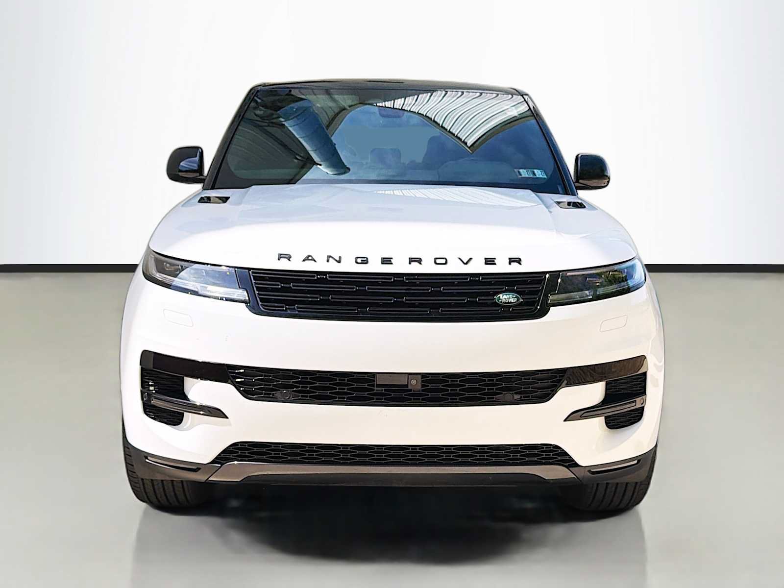 Certified 2024 Land Rover Range Rover Sport SE AWD/4WD image 2