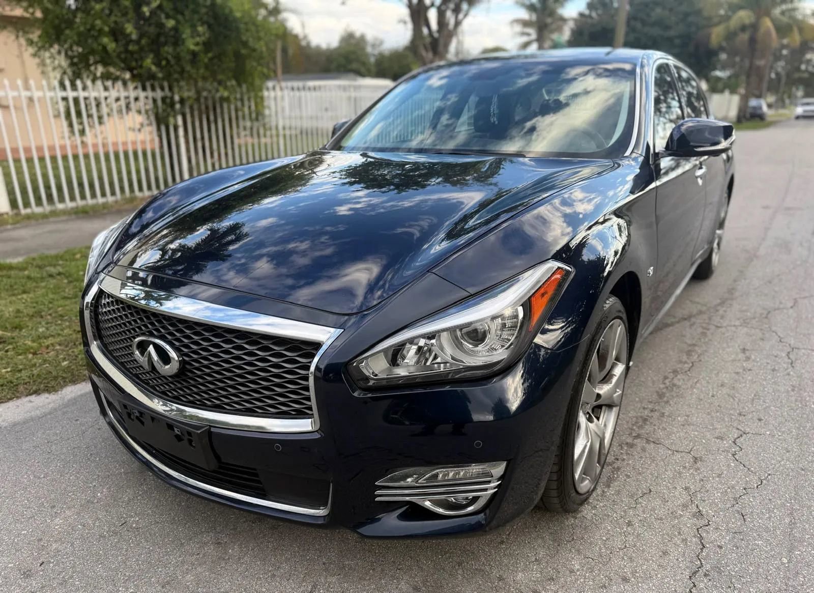 Used 2019 INFINITI Q70 L 3.7 w/ Sensory Package image 4