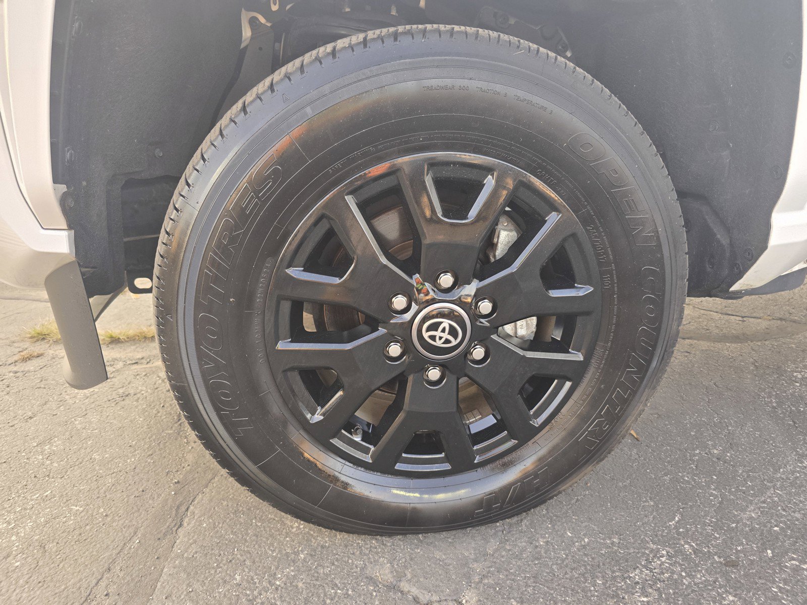 Used 2024 Toyota Tacoma SR5 AWD/4WD image 28