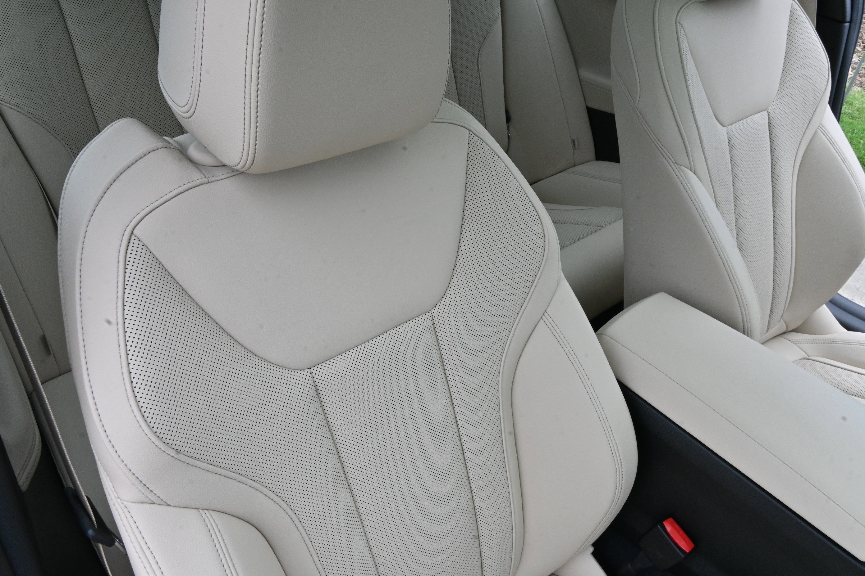 Certified 2025 BMW M240i Coupe RWD image 31