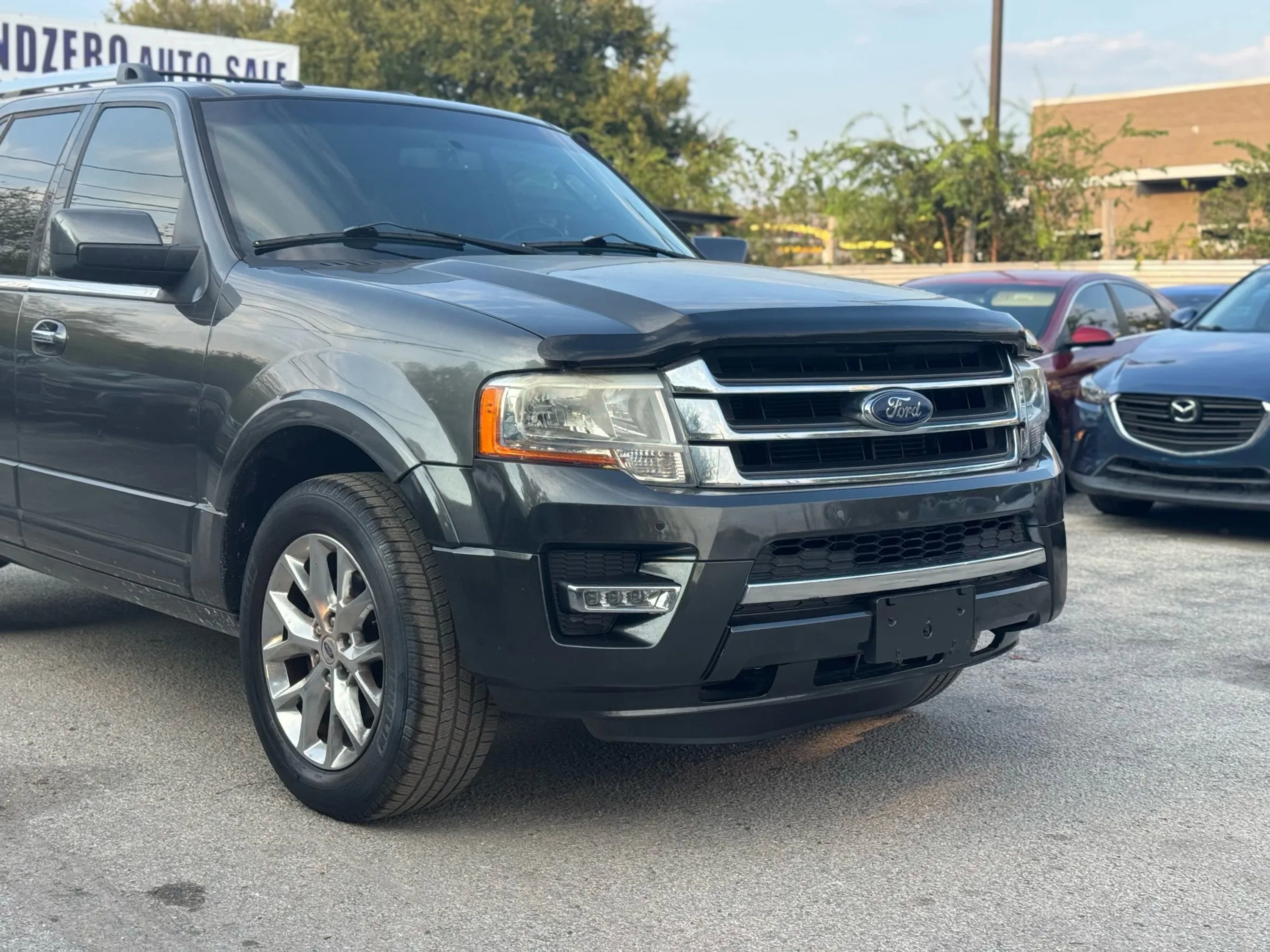 Used 2015 Ford Expedition Limited w/ Equipment Group 301A RWD image 3
