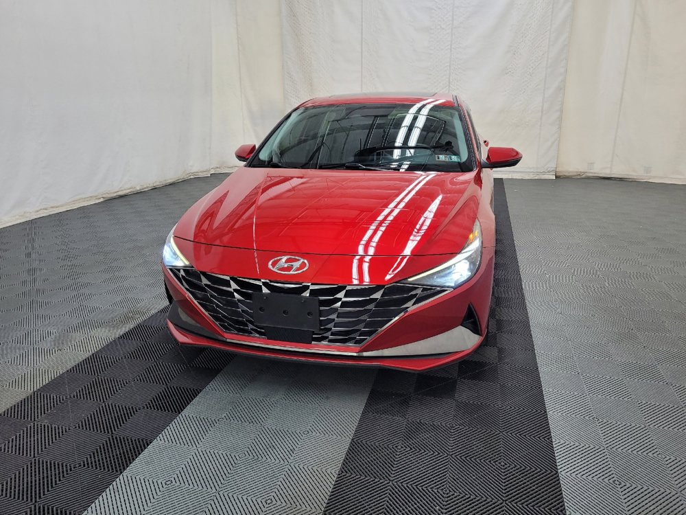 Used 2023 Hyundai Elantra Limited w/ Preferred Accessory Package FWD image 15