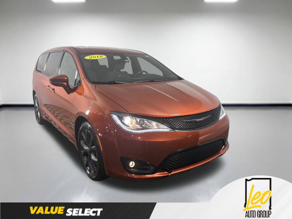 Used 2018 Chrysler Pacifica Touring Plus w/ S Appearance Package FWD image 7