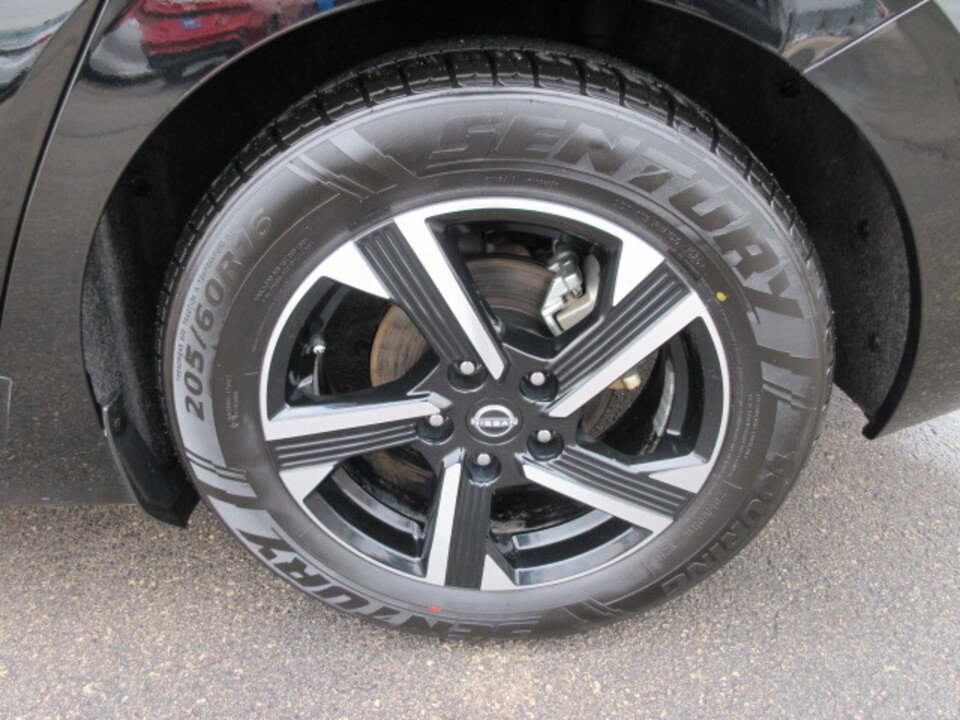 Used 2024 Nissan Sentra SV image 27