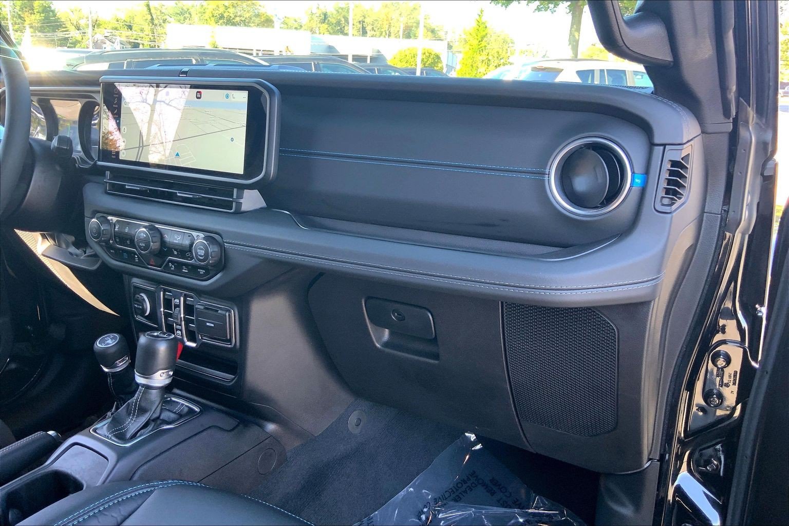 Used 2024 Jeep Wrangler High Altitude AWD/4WD image 18