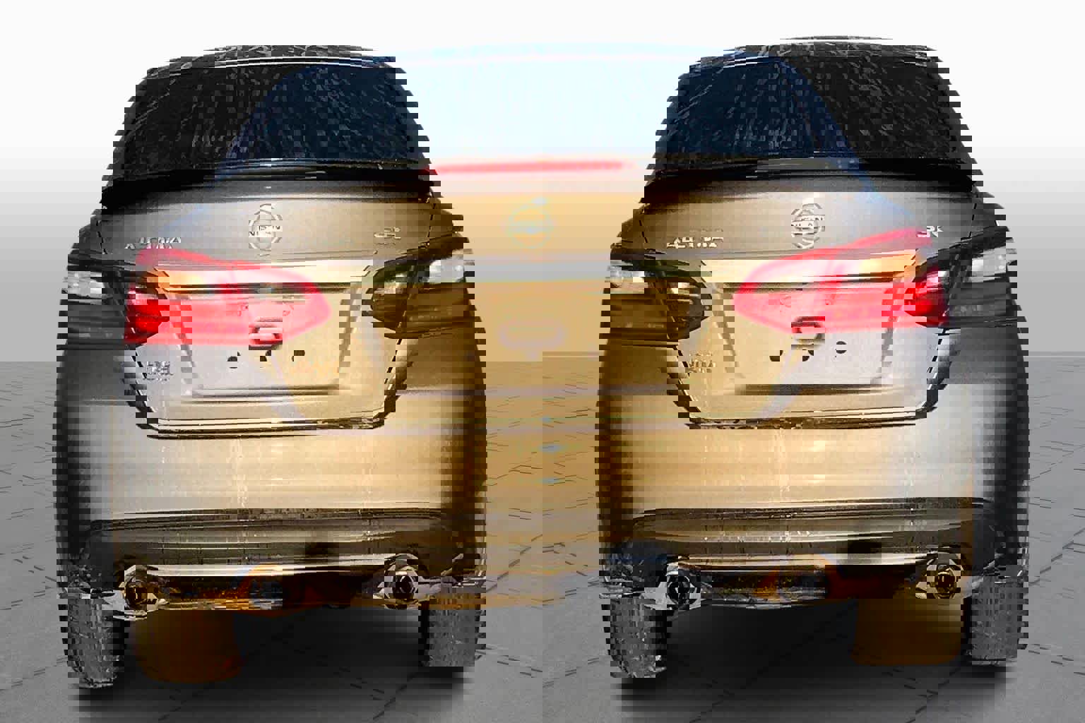 Used 2017 Nissan Altima 2.5 SR w/ Midnight Edition Package image 4