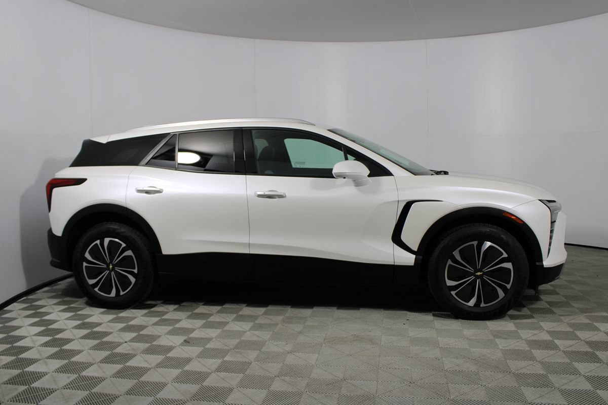 Used 2024 Chevrolet Blazer EV LT AWD/4WD image 47