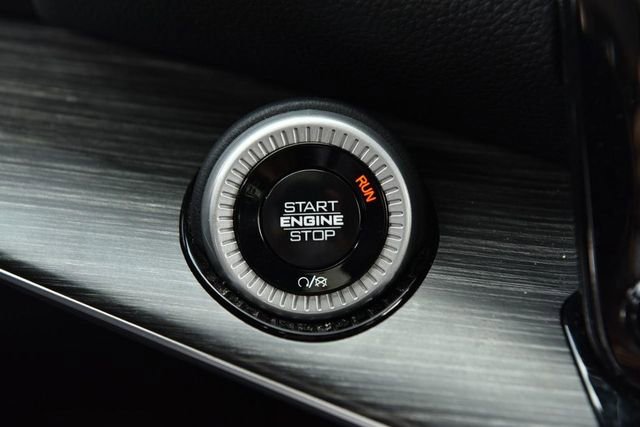 Used 2024 Jeep Wagoneer Series II w/ Flexible Seating Group image 17