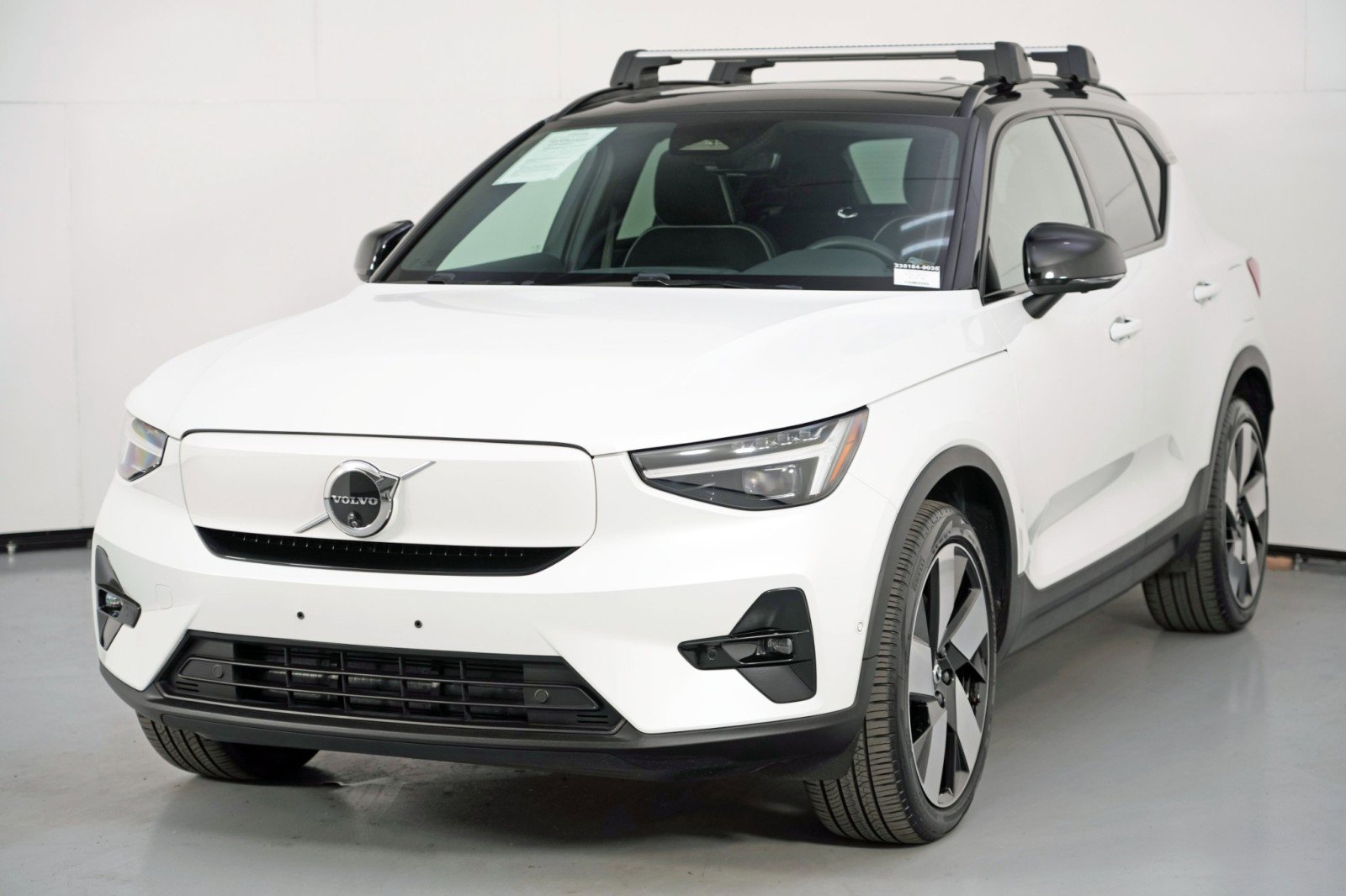 Used 2024 Volvo XC40 Recharge Plus w/ Protection Package Premier image 47
