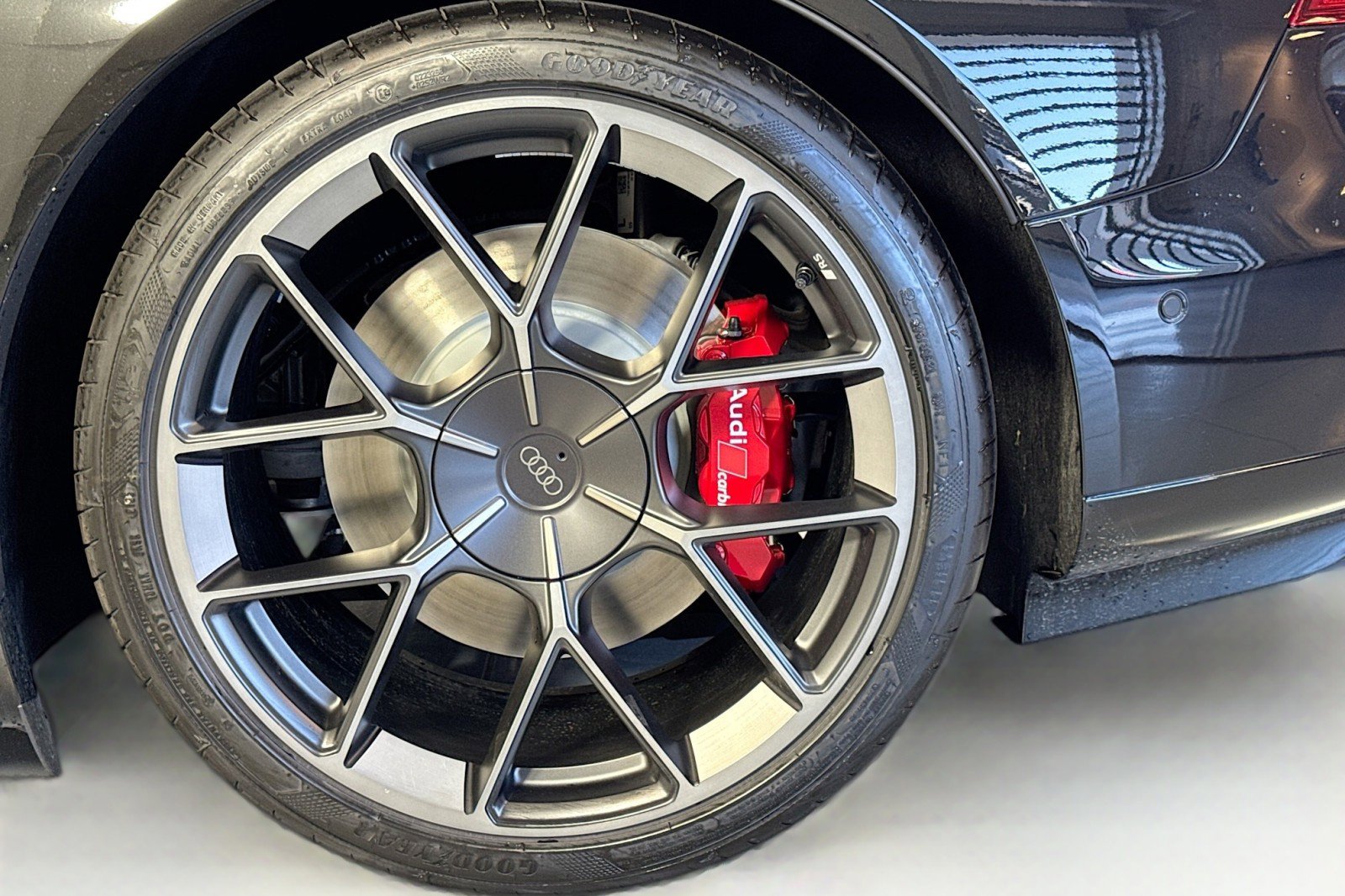 New 2026 Audi RS e-tron GT performance image 27