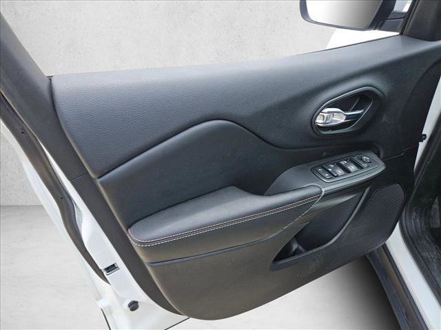 Used 2017 Jeep Cherokee 75th Anniversary image 13