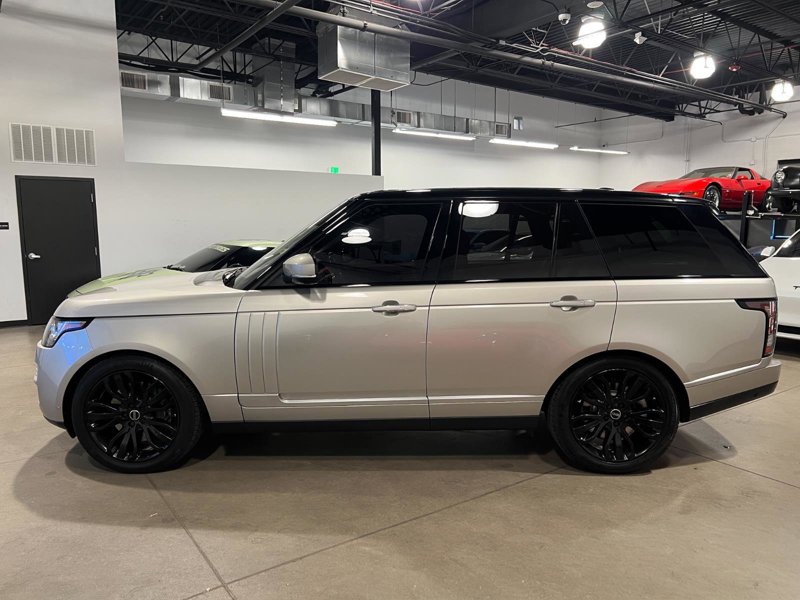 Used 2015 Land Rover Range Rover Autobiography image 6