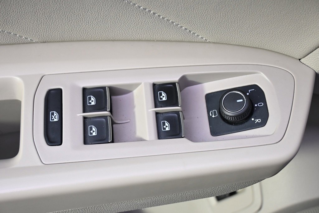 Used 2021 Volkswagen Atlas SEL Premium image 24