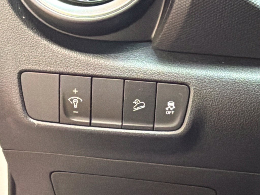 Certified 2023 Hyundai Kona SEL FWD image 30