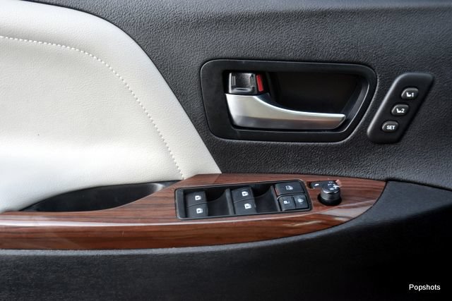 Used 2020 Toyota Sienna Limited Premium FWD image 9