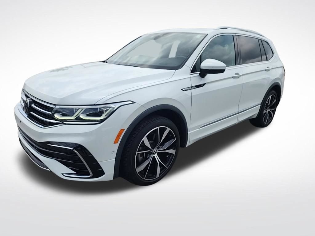 Used 2024 Volkswagen Tiguan SEL R-Line AWD/4WD image 2