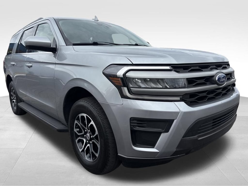 Used 2024 Ford Expedition XLT AWD/4WD image 7