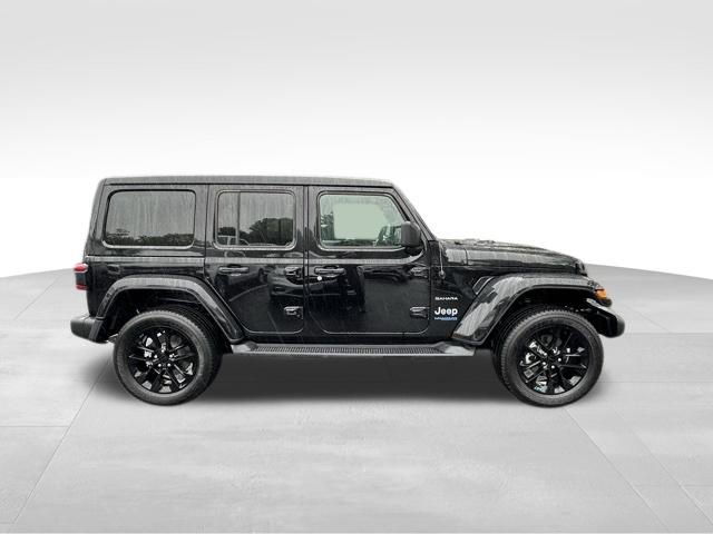 Used 2022 Jeep Wrangler Unlimited Sahara w/ Cold Weather Group image 10