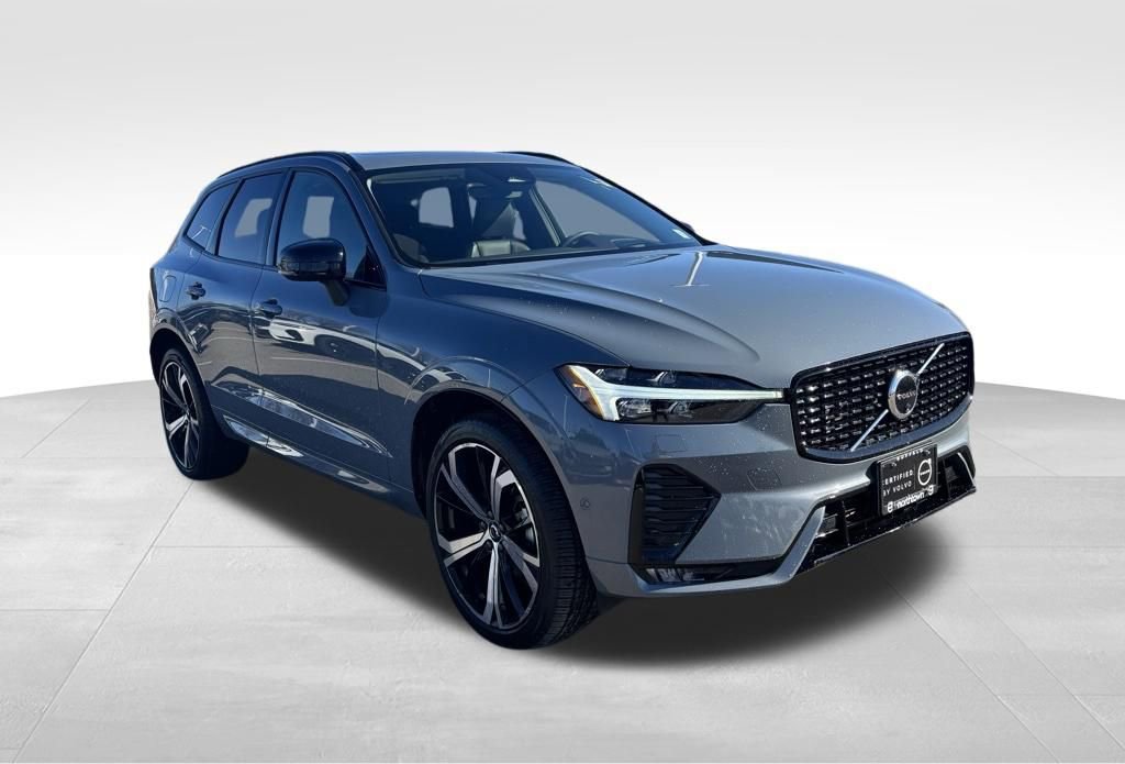 Certified 2024 Volvo XC60 B5 Ultimate w/ Climate Package image 33